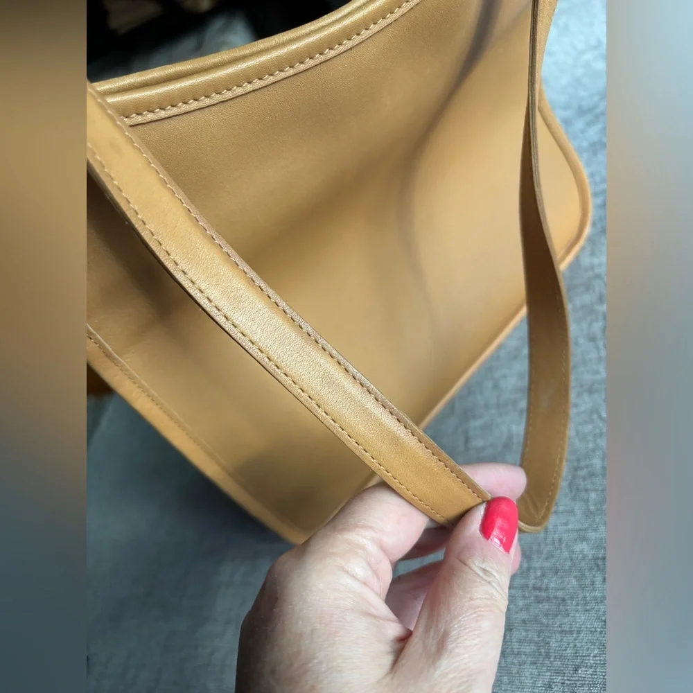 Vintage Coach Andrea, Tan - Picture 11 of 16